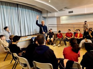 Joan Matamalas durant la xerrada al saló d'actes de Mater