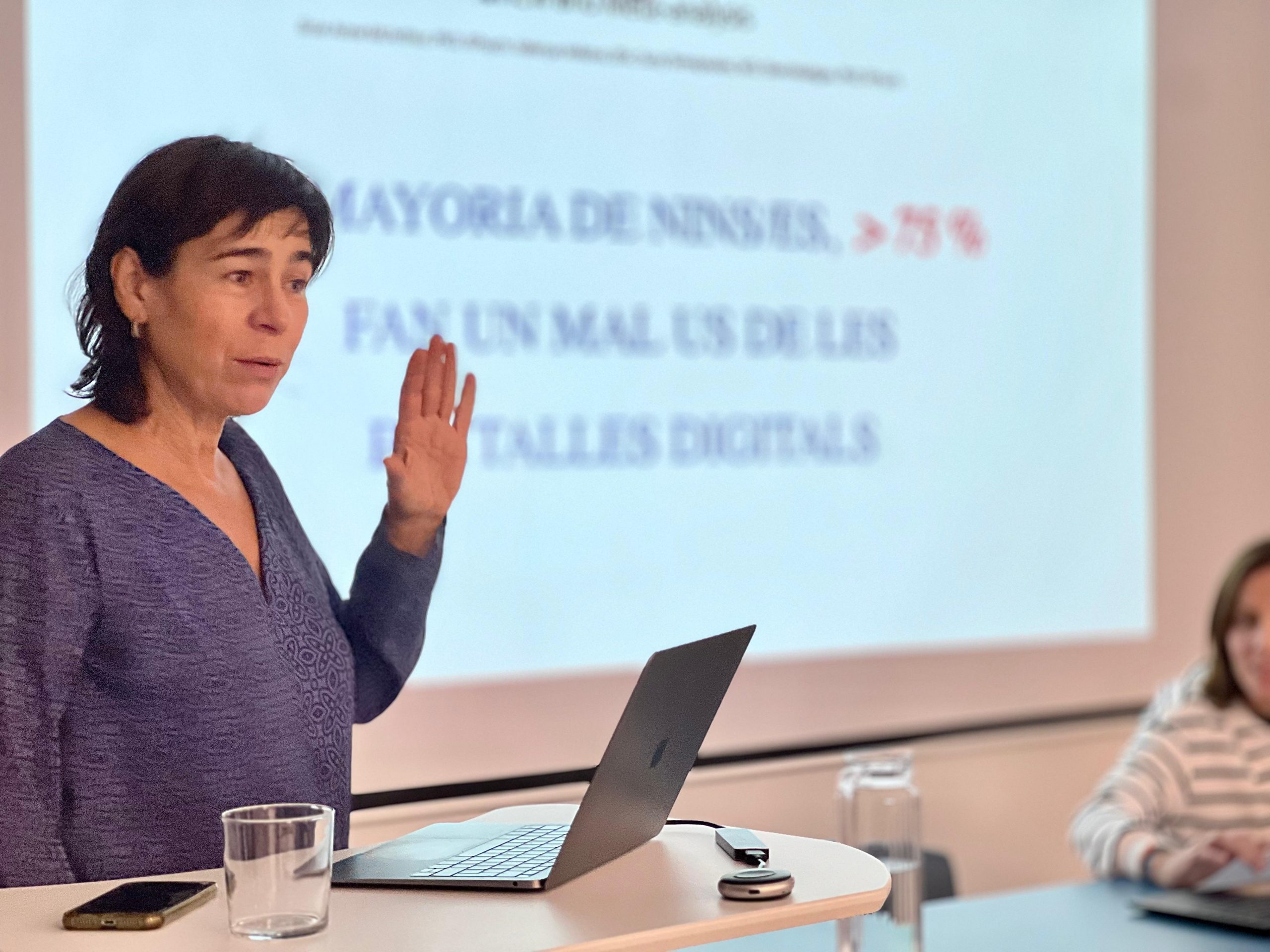 Sepap Padres y madres se forman en el uso adecuado de pantallas entre los ...